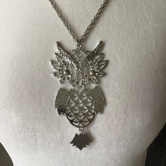 Vintage Owl Pendant Statement Necklace Silver Tone Rhinestone Eyes Articulated - Picture 8 of 8